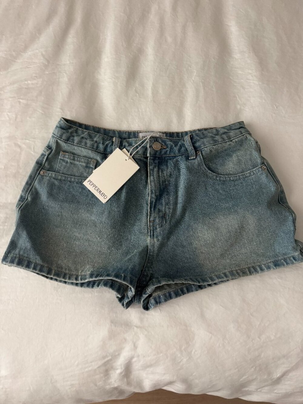 NWT Peppermayo Vino Denim Shorts Vintage Wash Size XS / US 2